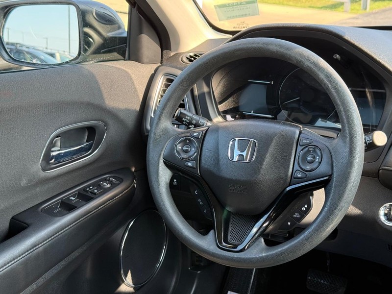 Honda HR-V Vehicle Full-screen Gallery Image 13