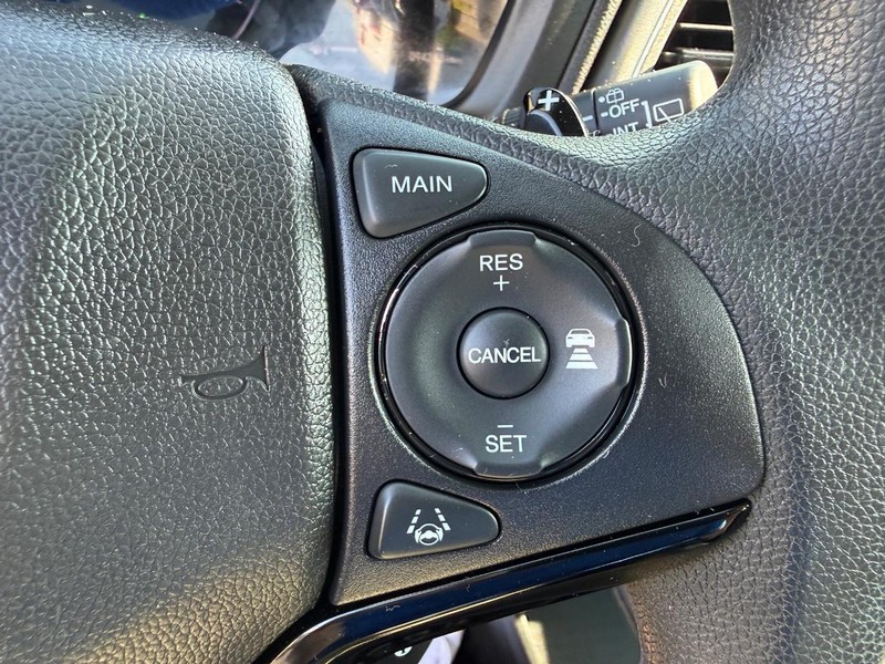 Honda HR-V Vehicle Full-screen Gallery Image 15
