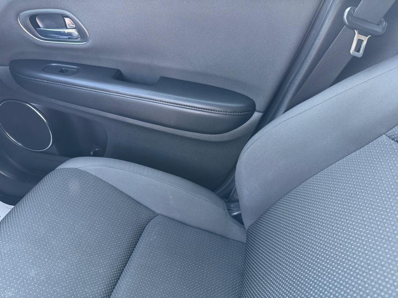 Honda HR-V Vehicle Full-screen Gallery Image 22
