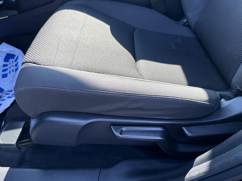 Honda HR-V Vehicle Full-screen Gallery Image 27