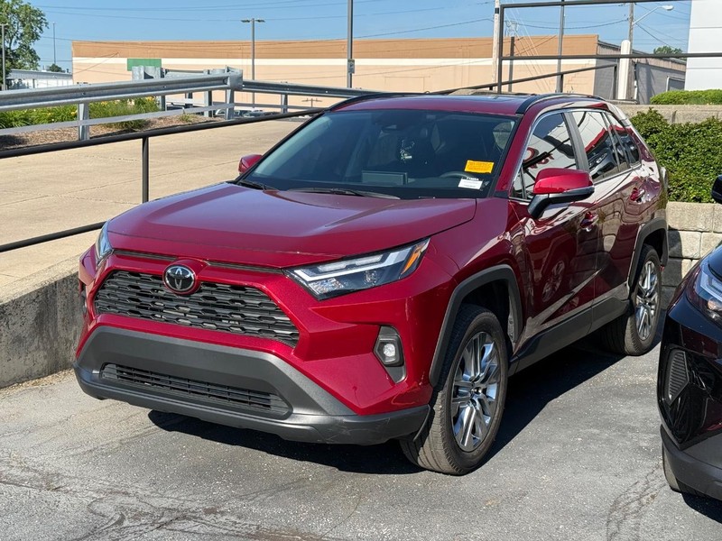 Toyota RAV4 Vehicle Image 02