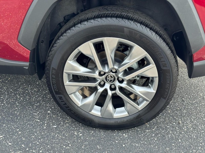 Toyota RAV4 Vehicle Image 07