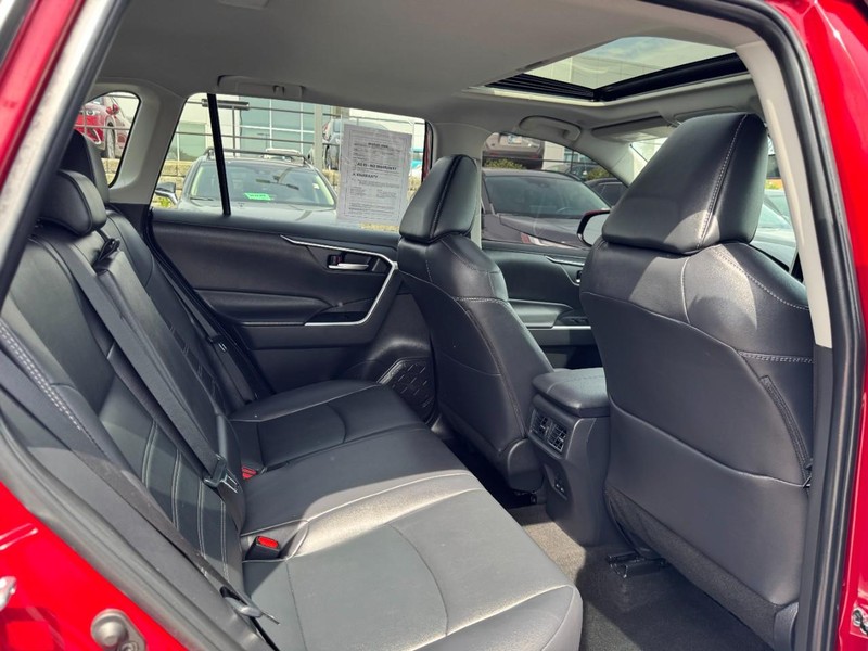 Toyota RAV4 Vehicle Image 10