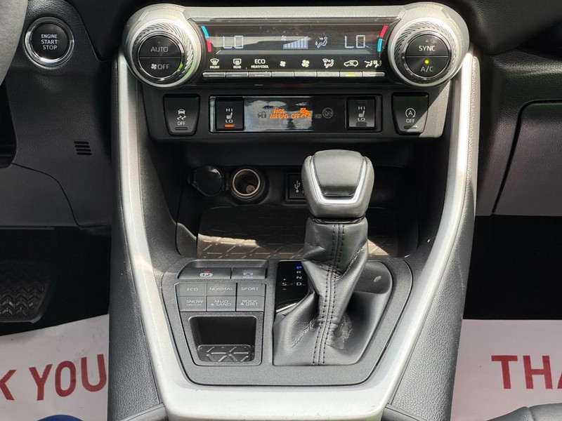 Toyota RAV4 Vehicle Image 14