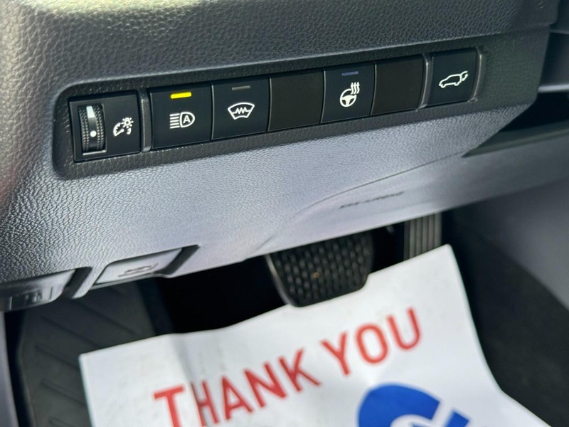 Toyota RAV4 Vehicle Image 17