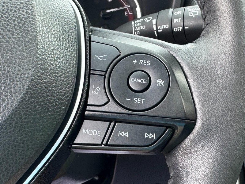 Toyota RAV4 Vehicle Image 19