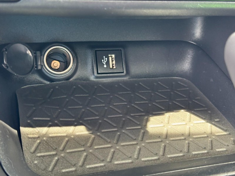 Toyota RAV4 Vehicle Image 22