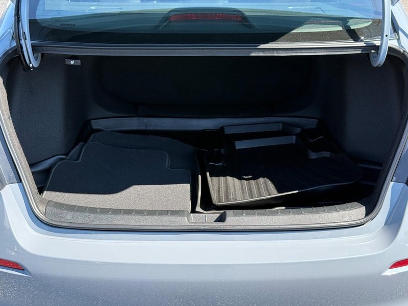 Honda Civic Sedan Vehicle Image 07