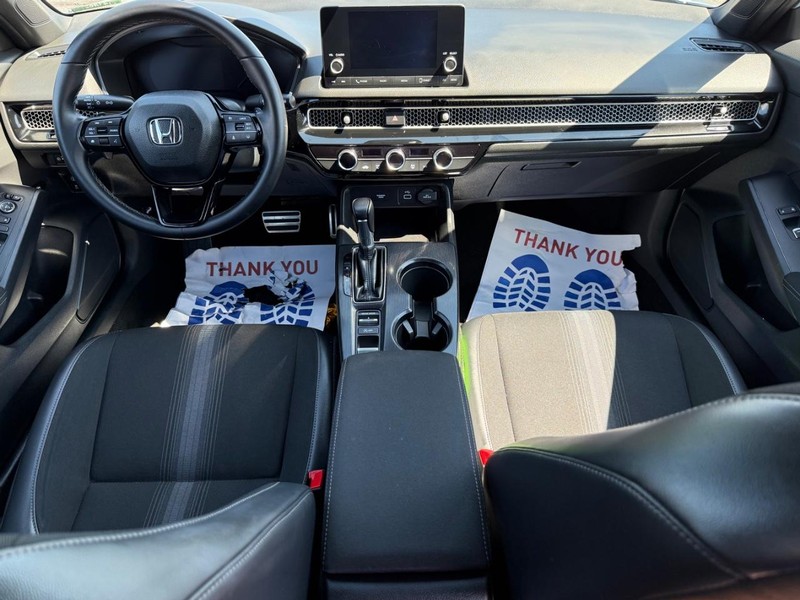 Honda Civic Sedan Vehicle Image 11