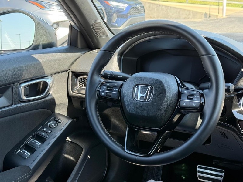Honda Civic Sedan Vehicle Image 12