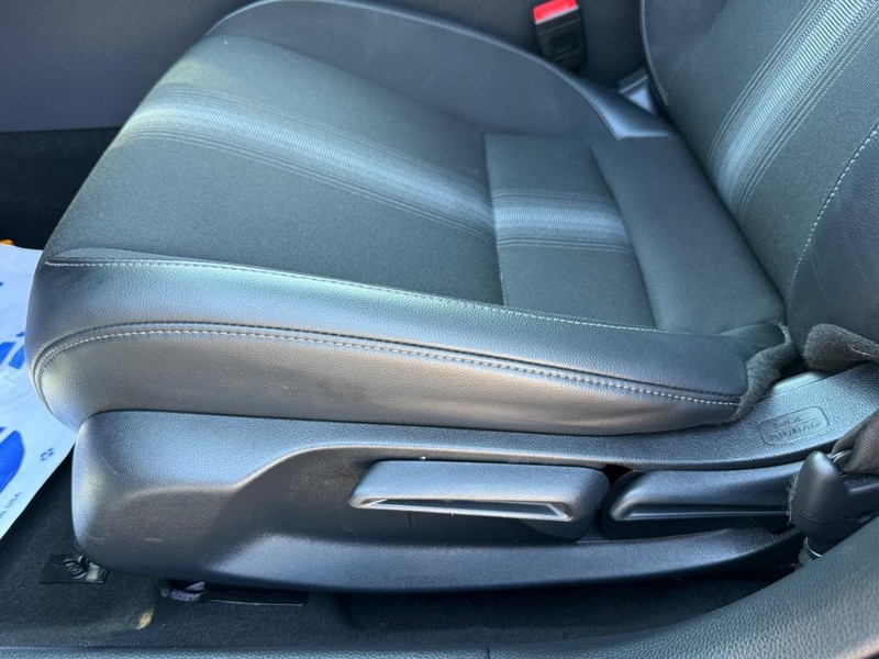 Honda Civic Sedan Vehicle Image 24
