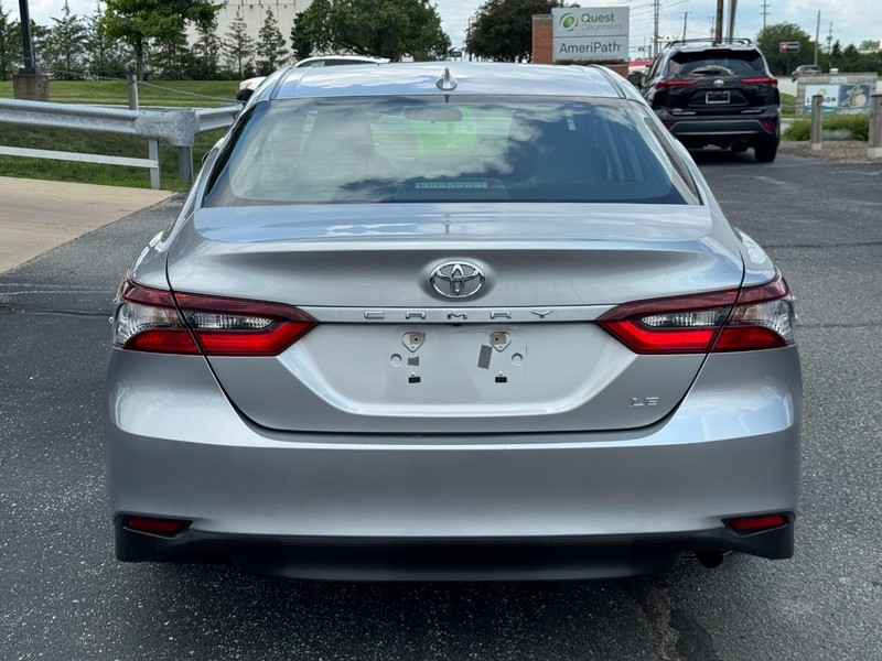 Toyota Camry Vehicle Image 04