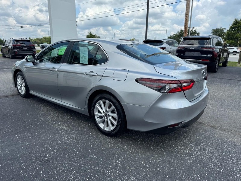 Toyota Camry Vehicle Image 05
