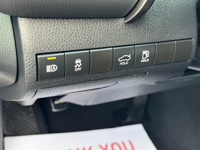 Toyota Camry Vehicle Image 15