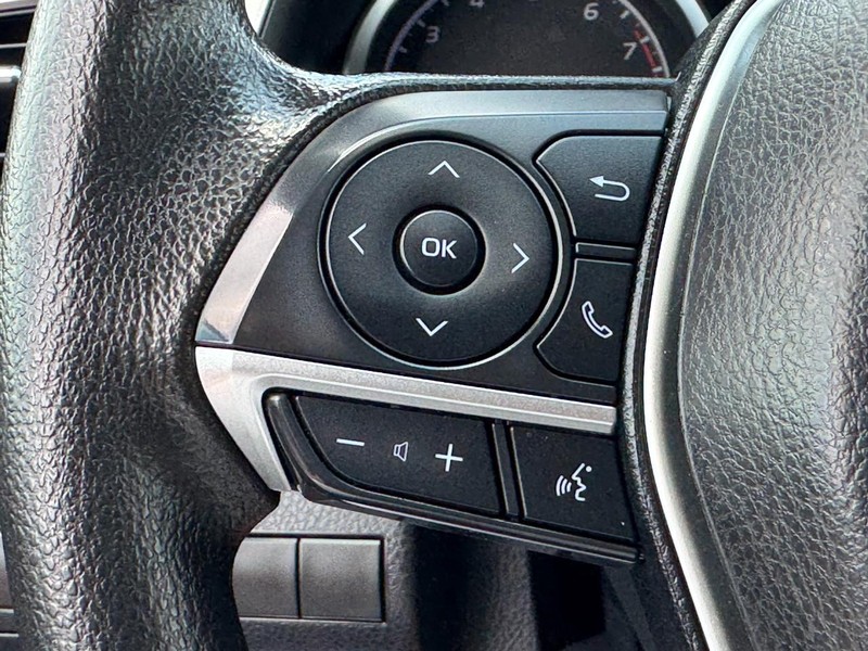 Toyota Camry Vehicle Image 16
