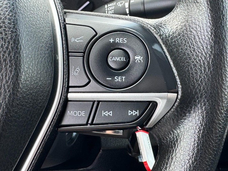 Toyota Camry Vehicle Image 17