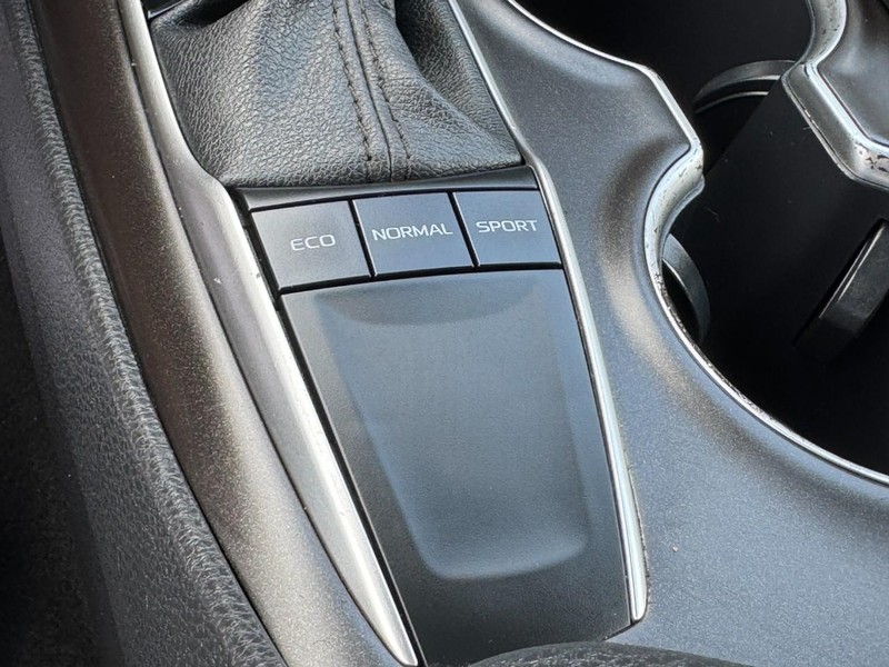 Toyota Camry Vehicle Image 20