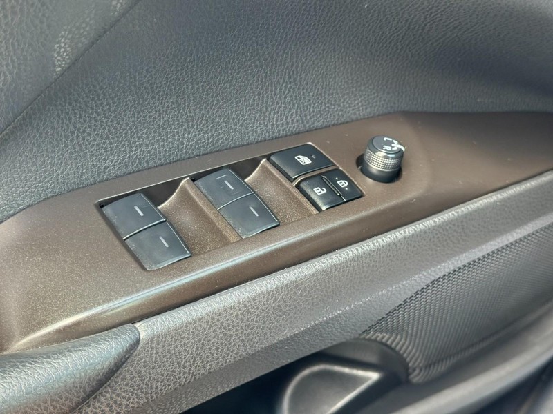 Toyota Camry Vehicle Image 21