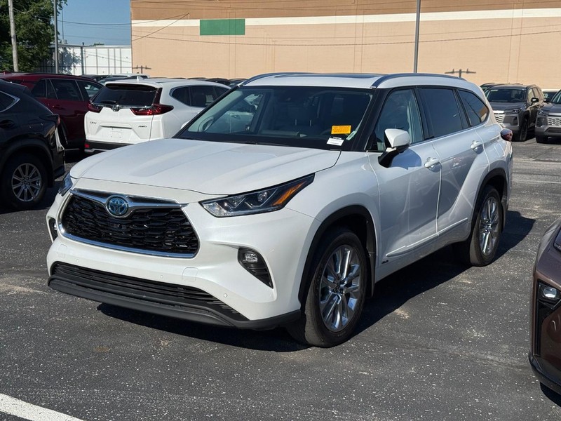 Toyota Highlander Vehicle Image 02