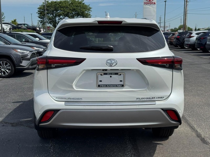 Toyota Highlander Vehicle Image 05