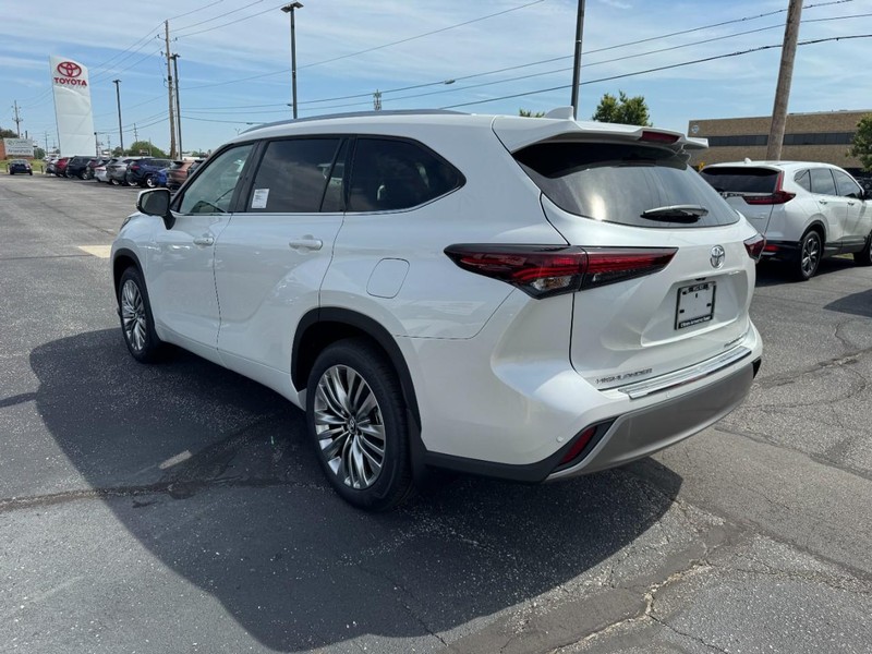 Toyota Highlander Vehicle Image 06