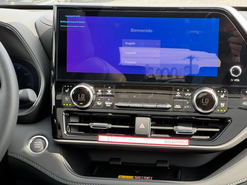 Toyota Highlander Vehicle Image 13