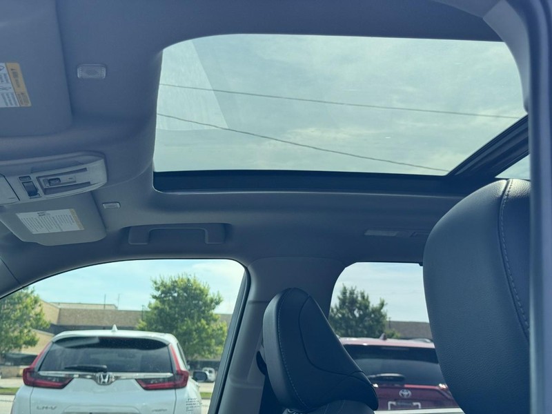 Toyota Highlander Vehicle Image 26