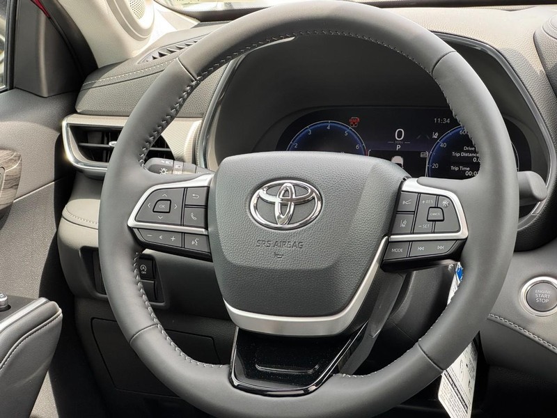 Toyota Highlander Vehicle Image 12