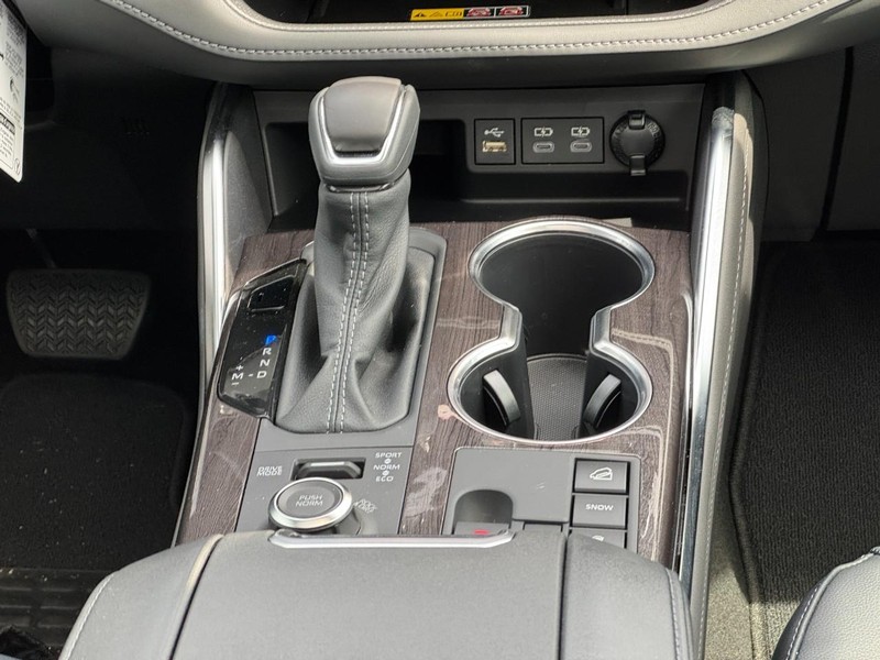 Toyota Highlander Vehicle Image 14