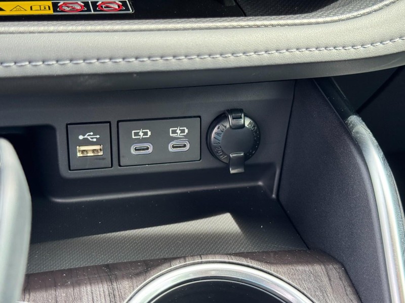 Toyota Highlander Vehicle Image 23