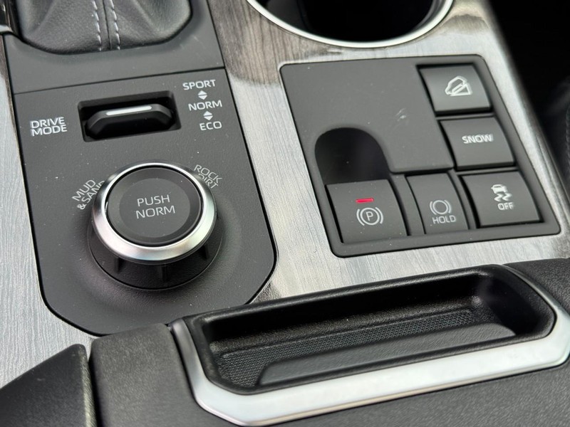 Toyota Highlander Vehicle Image 24