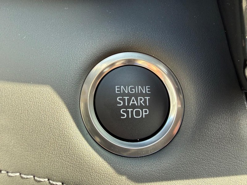 Toyota Highlander Vehicle Full-screen Gallery Image 17