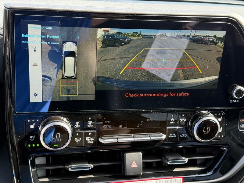 Toyota Highlander Vehicle Full-screen Gallery Image 20