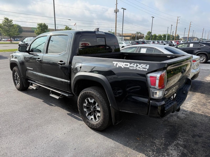 Toyota Tacoma 4WD Vehicle Image 03