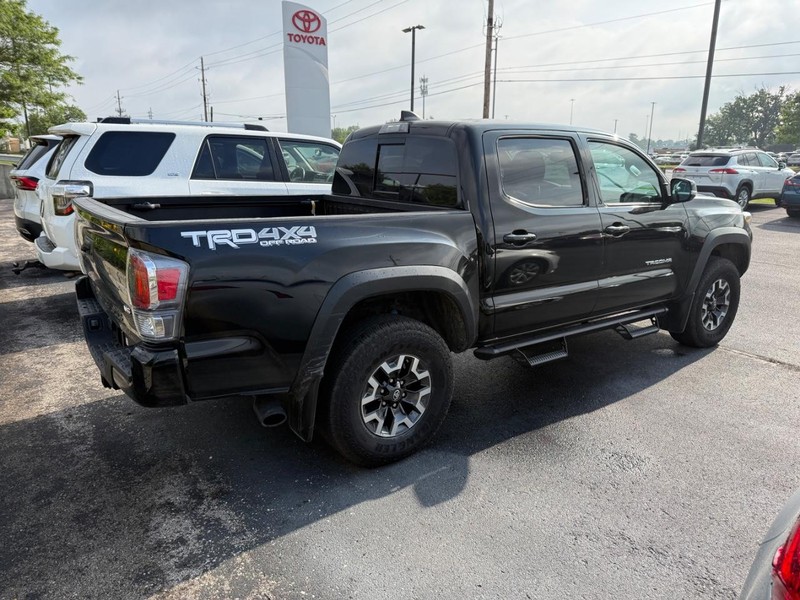 Toyota Tacoma 4WD Vehicle Image 04