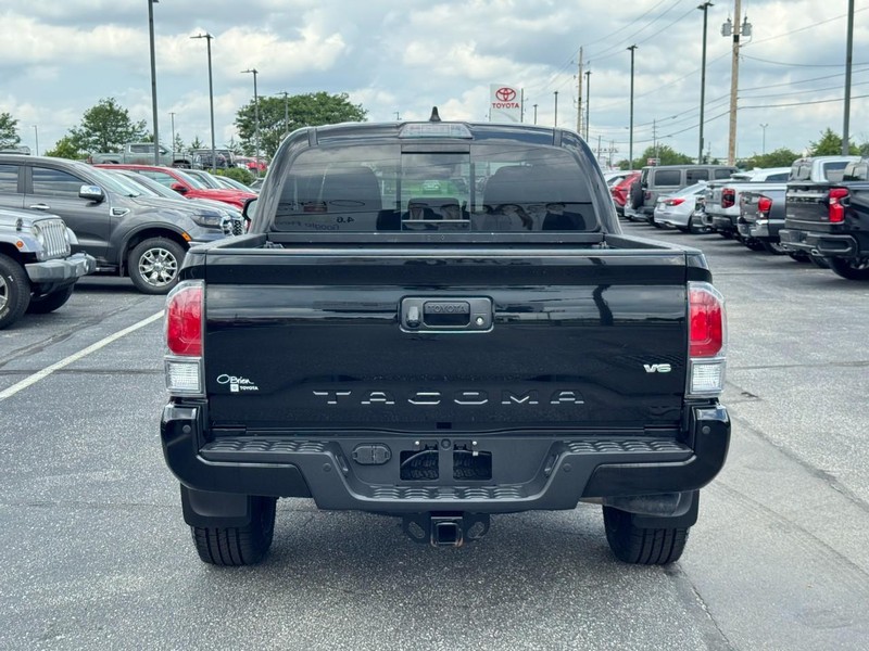 Toyota Tacoma 4WD Vehicle Image 06