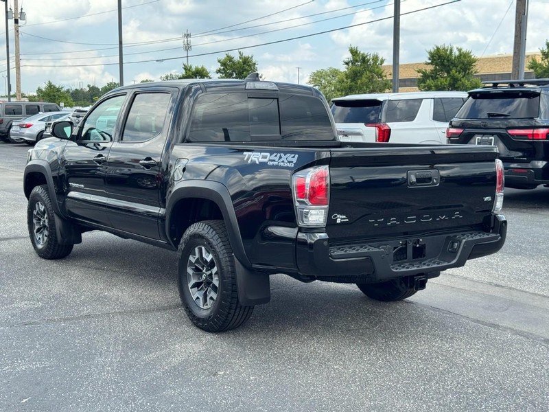 Toyota Tacoma 4WD Vehicle Image 07