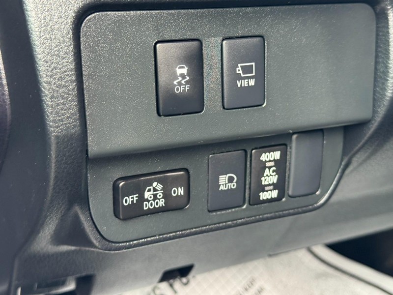 Toyota Tacoma 4WD Vehicle Image 17