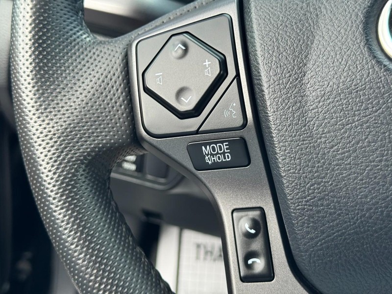 Toyota Tacoma 4WD Vehicle Image 18