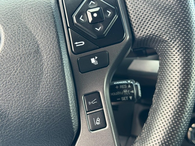 Toyota Tacoma 4WD Vehicle Image 19