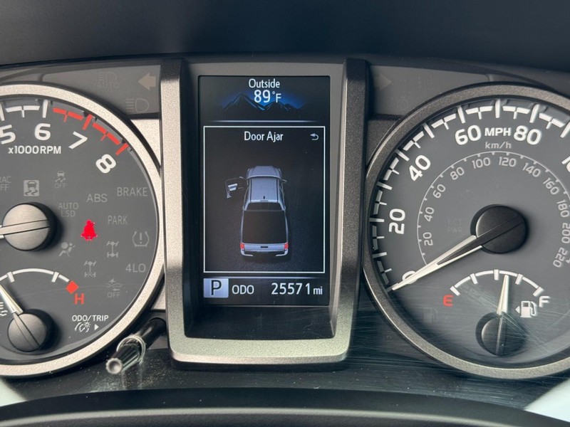 Toyota Tacoma 4WD Vehicle Image 20