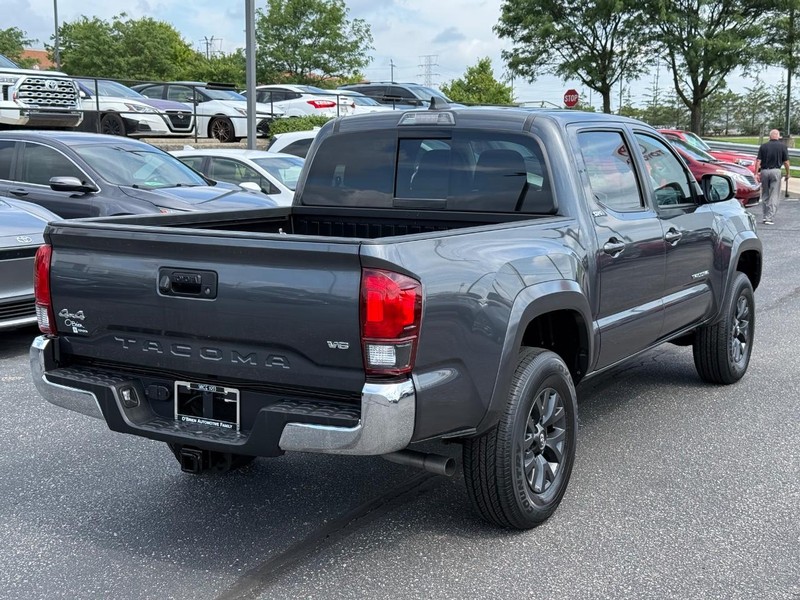 Toyota Tacoma 4WD Vehicle Image 03