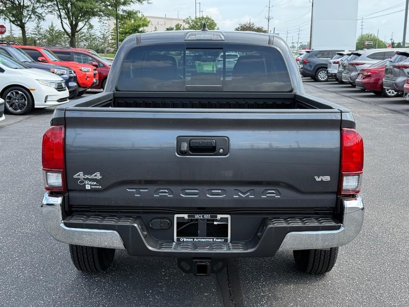Toyota Tacoma 4WD Vehicle Image 04