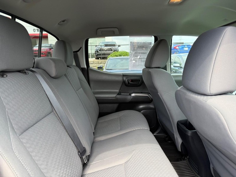 Toyota Tacoma 4WD Vehicle Image 10