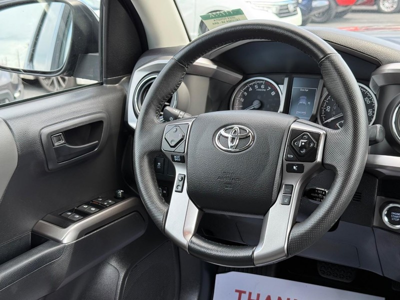 Toyota Tacoma 4WD Vehicle Image 12