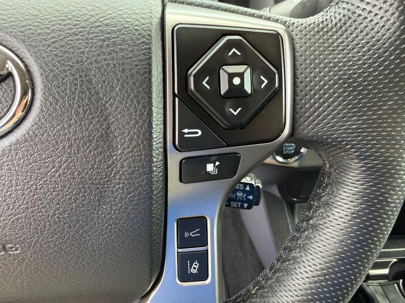 Toyota Tacoma 4WD Vehicle Image 14