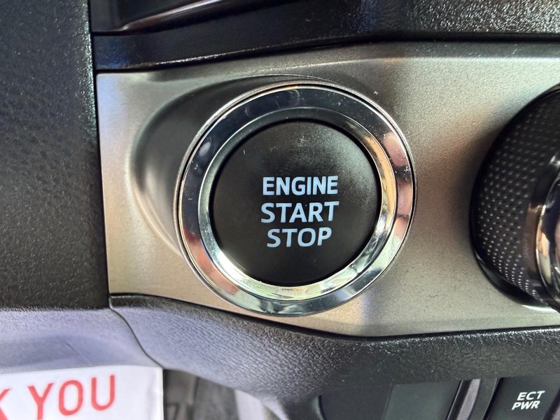 Toyota Tacoma 4WD Vehicle Image 15