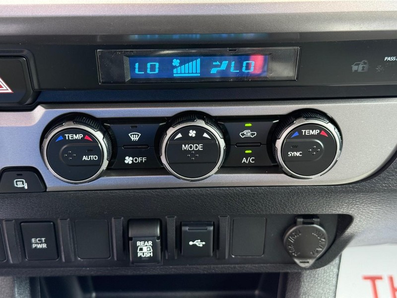 Toyota Tacoma 4WD Vehicle Image 18