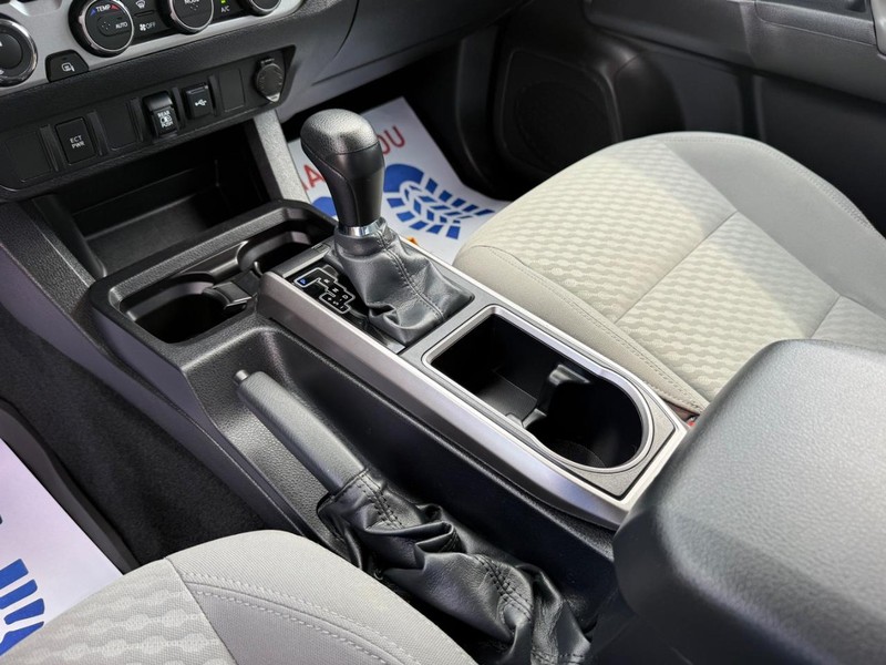 Toyota Tacoma 4WD Vehicle Image 19