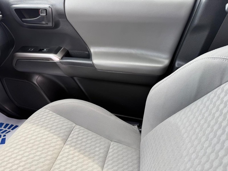 Toyota Tacoma 4WD Vehicle Image 20